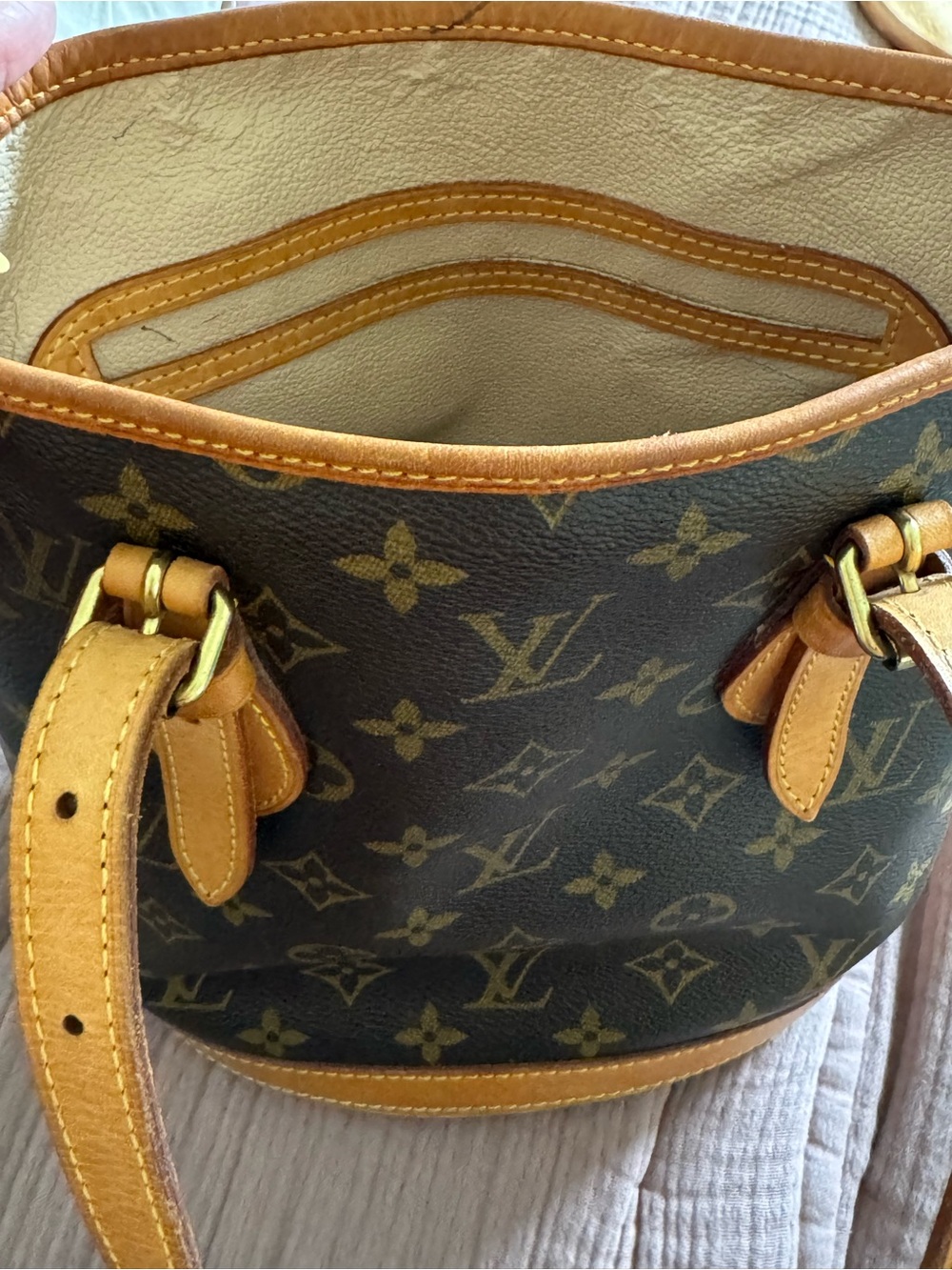 Louis Vuitton Monogram Petit Bucket PM Shoulder Bag + Pouch - Picture 9 of 12